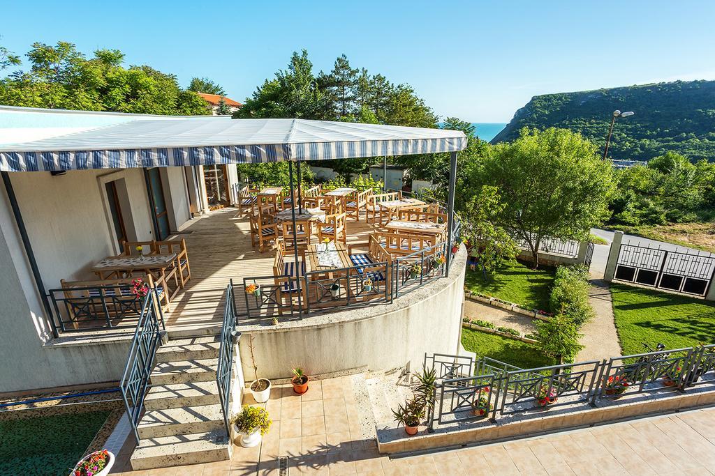Aparthotel Prostor Kavarna Exteriör bild