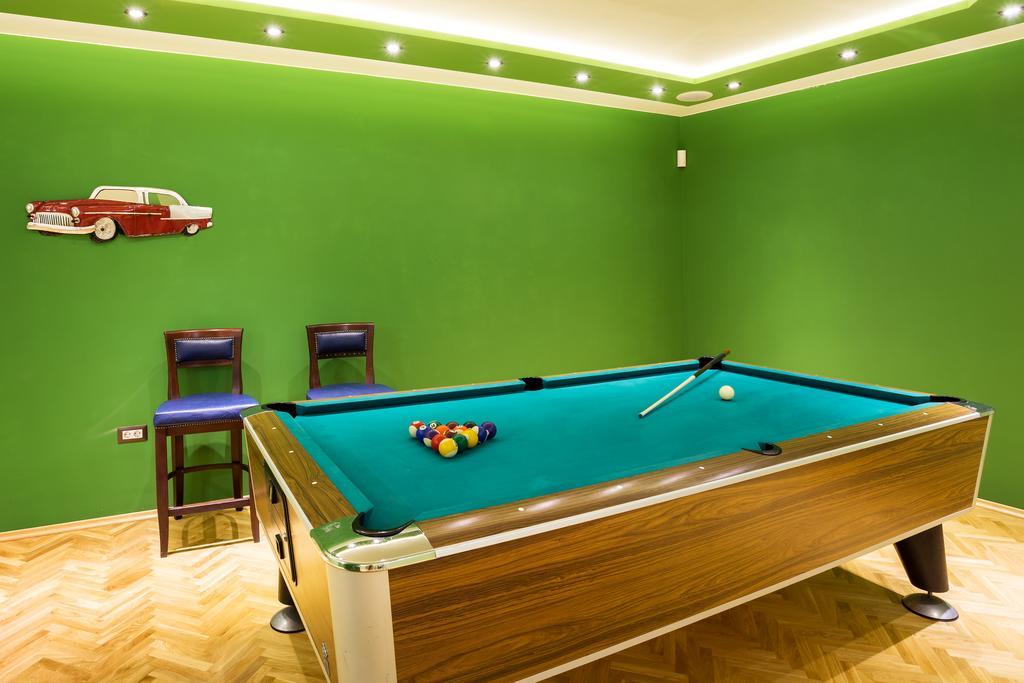 Aparthotel Prostor Kavarna Exteriör bild