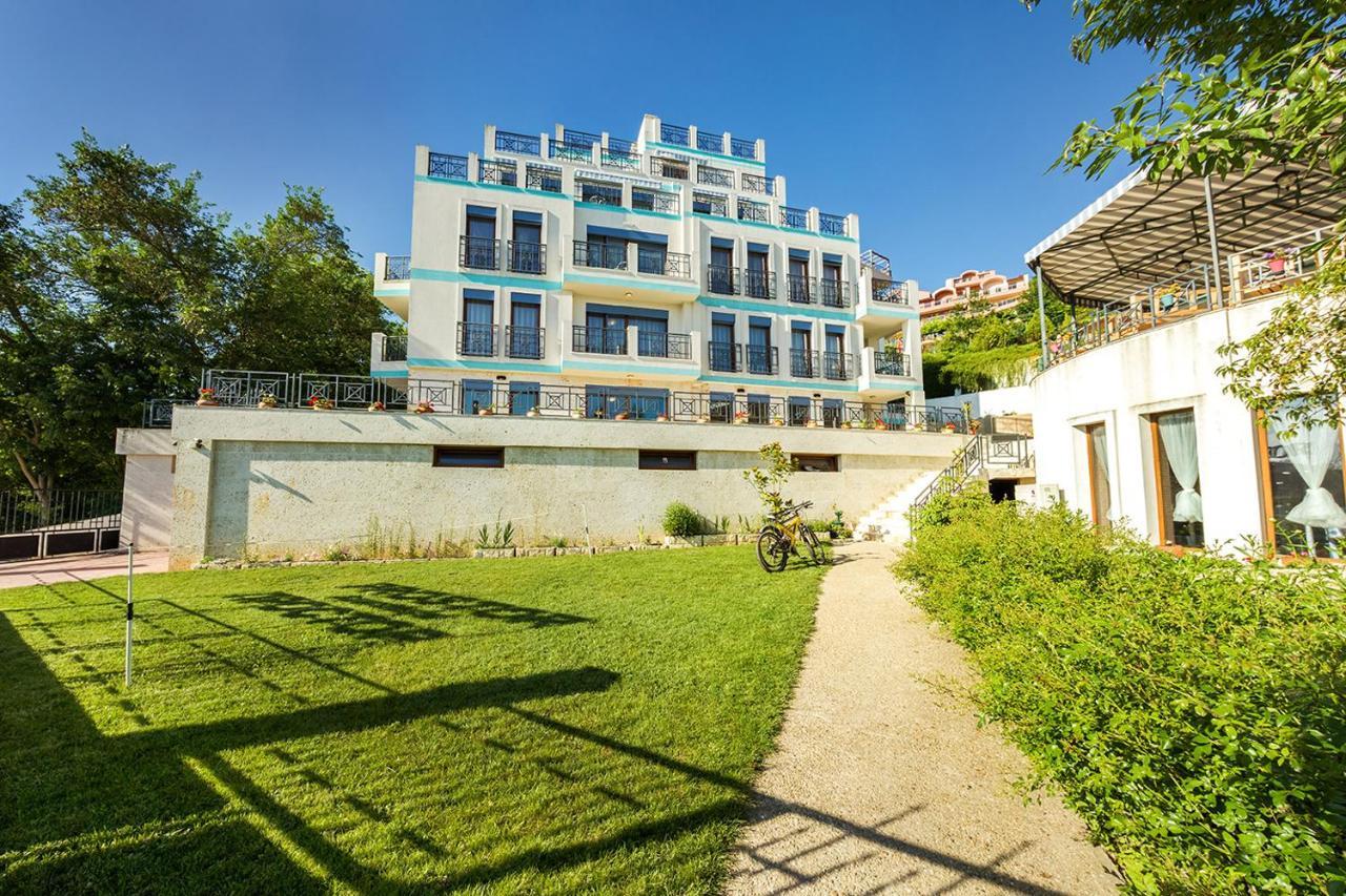 Aparthotel Prostor Kavarna Exteriör bild